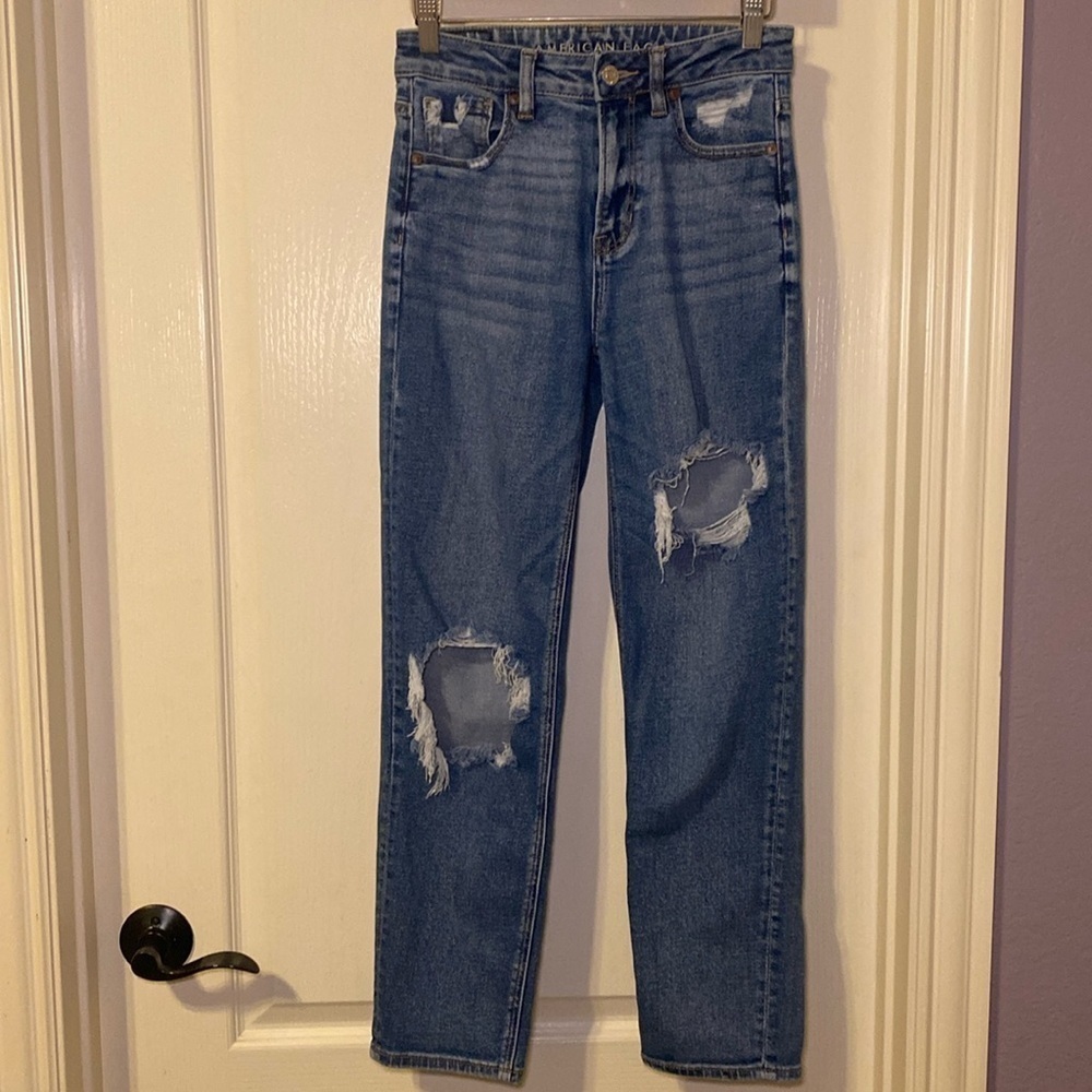 American Eagle Outfitters Women’s Ripped Mom Straight Jean Size 0 Regular EUC